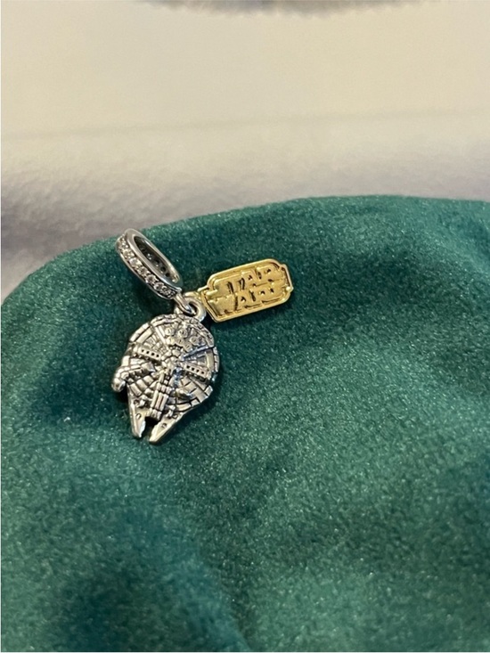 Pandora Jewelry - Pandora Star Wars Millennium
Falcon Dangle Charm
Good condition